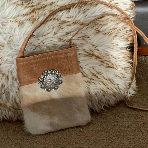 NWOT PERFECT GIFT!  Handmade genuine cowhide leather small crossbody - Picture 3 of 6